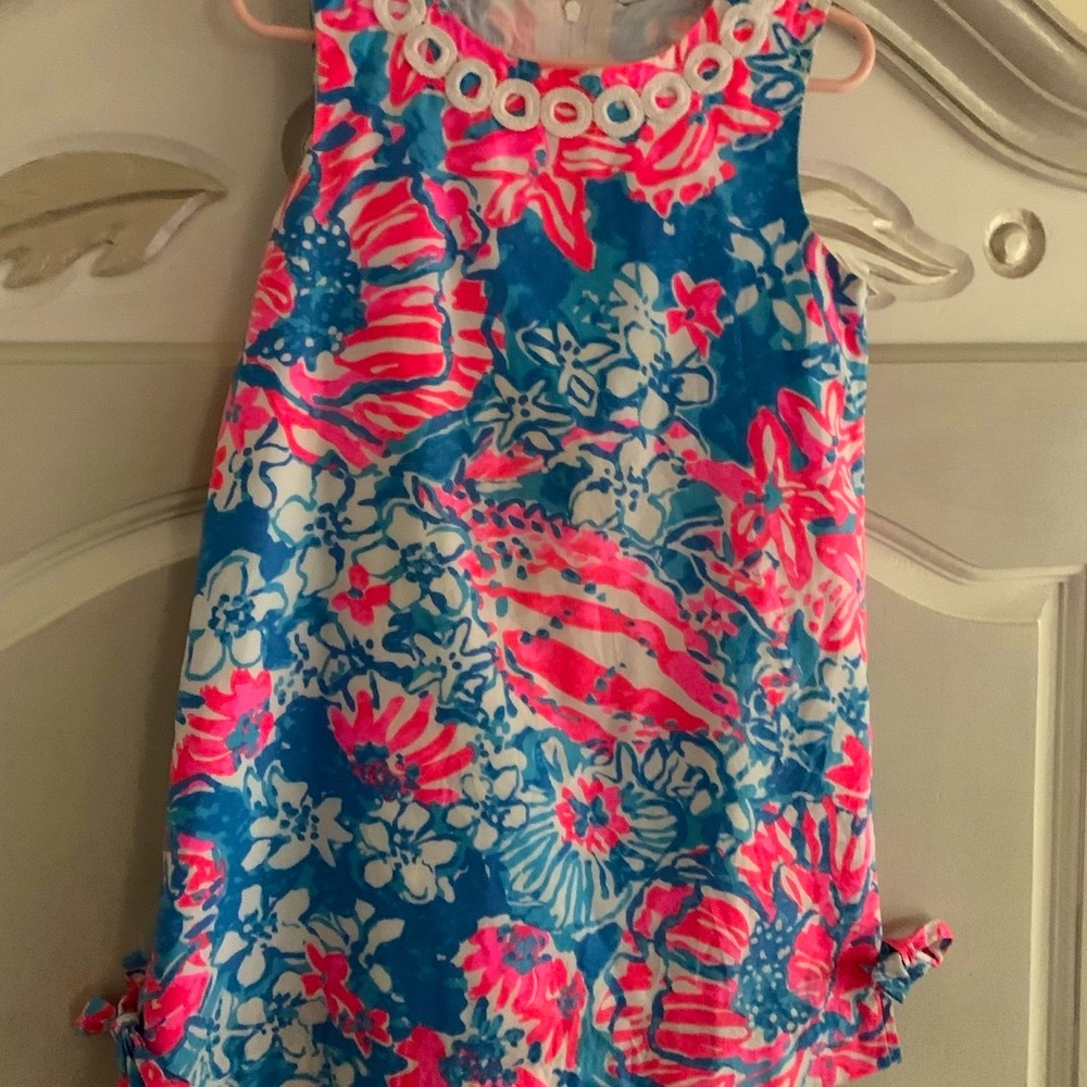 Lilly Pulitzer Girls Shift Bay Blue Pop Pop Size 5 Worn Once. No flaws.
